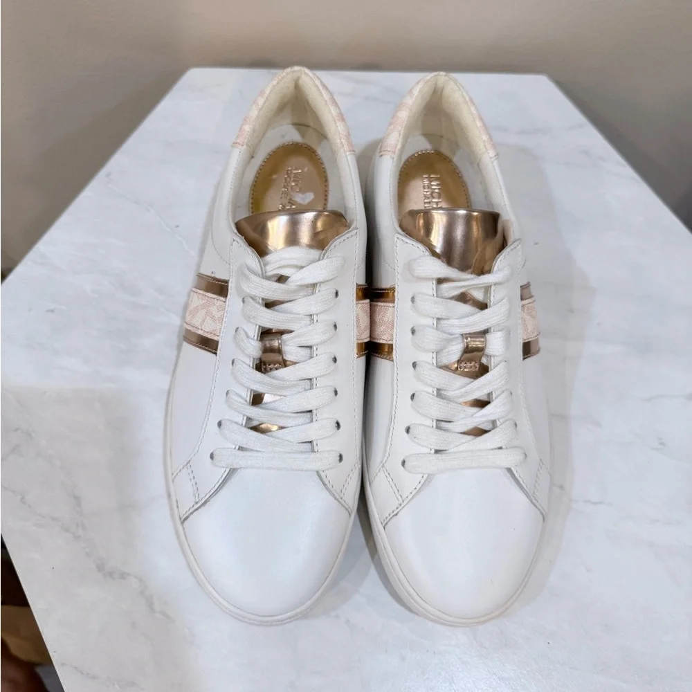 🔥NWOT Michael Kors Women’s White Sneakers with Rose Gold Size 6 🔥